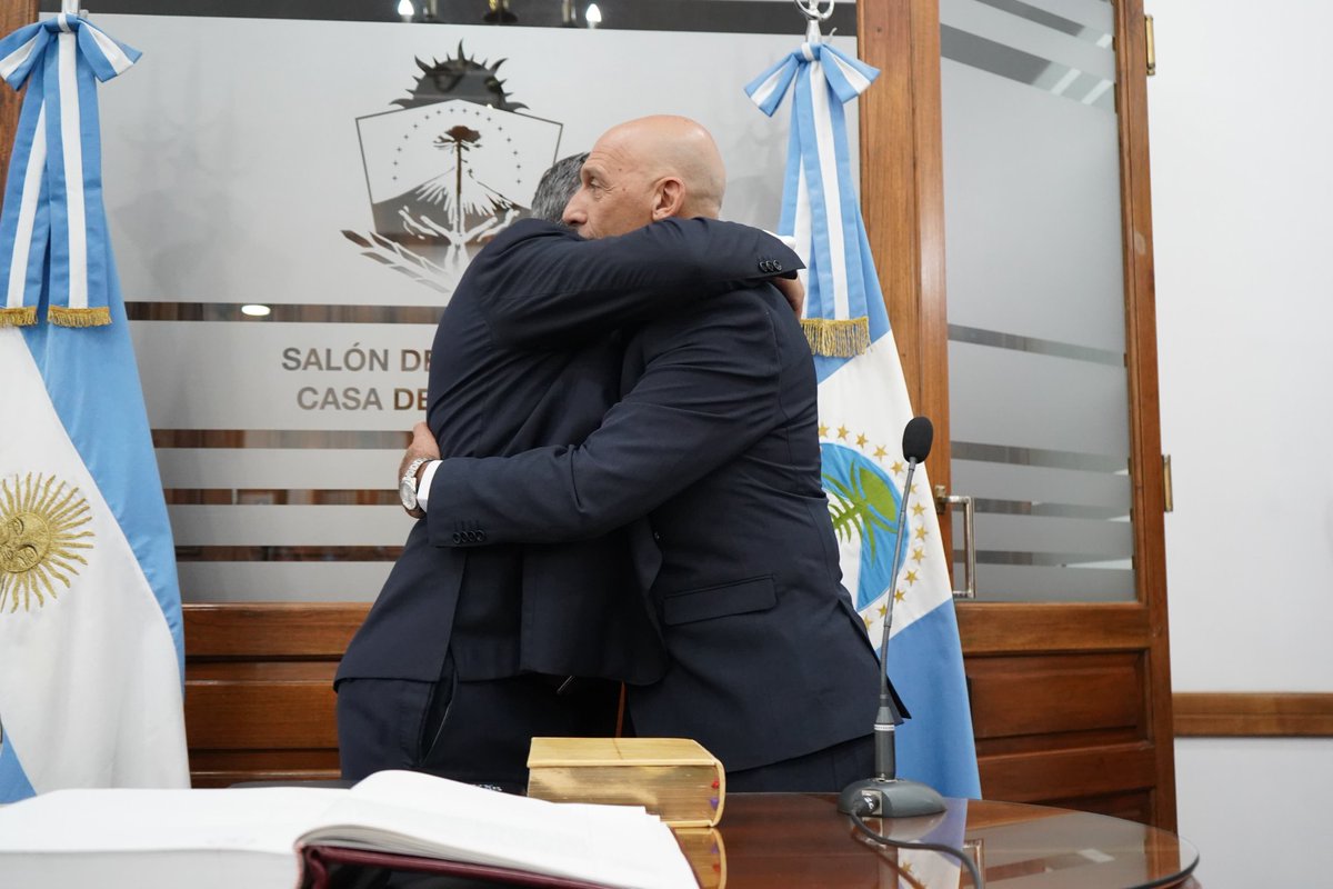 FORTALECEMOS LA SEGURIDAD CON EXPERIENCIA Y PLANIFICACIÓN

Asumimos la responsabilidad de seguir cuidando a Neuquén con decisiones firmes. Designamos al Coronel Mayor de Infantería retirado, Pablo Conforte, como secretario de Seguridad para sumar capacidad técnica, planificación