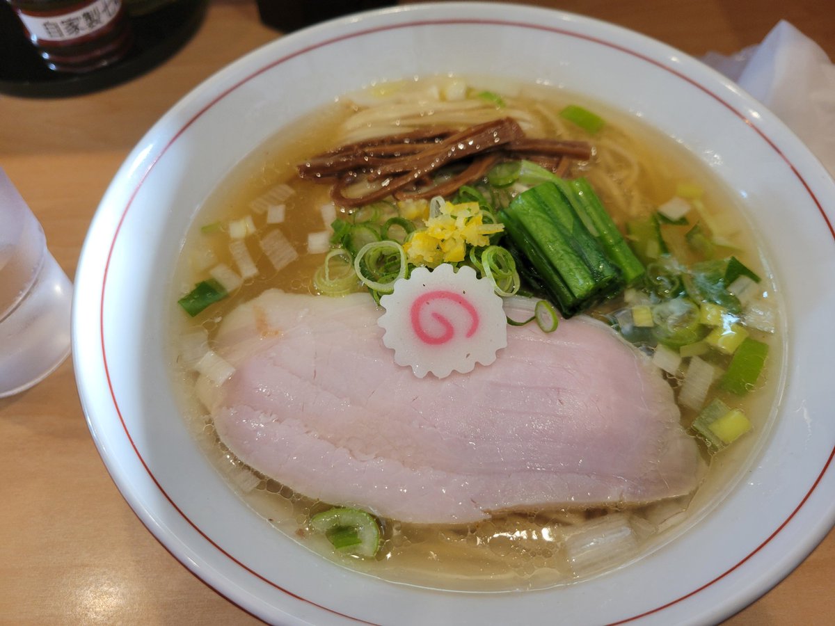 ひさまつ軒。

金目鯛の塩中華そば。
初めてひさまつ軒さんで限定で塩食べたけど美味い。ほんとうまい。
でも我慢できず、坦々和え玉頼んでしまった。坦々の味がミックスされて、これもまた美味し。

ご馳走様でした。