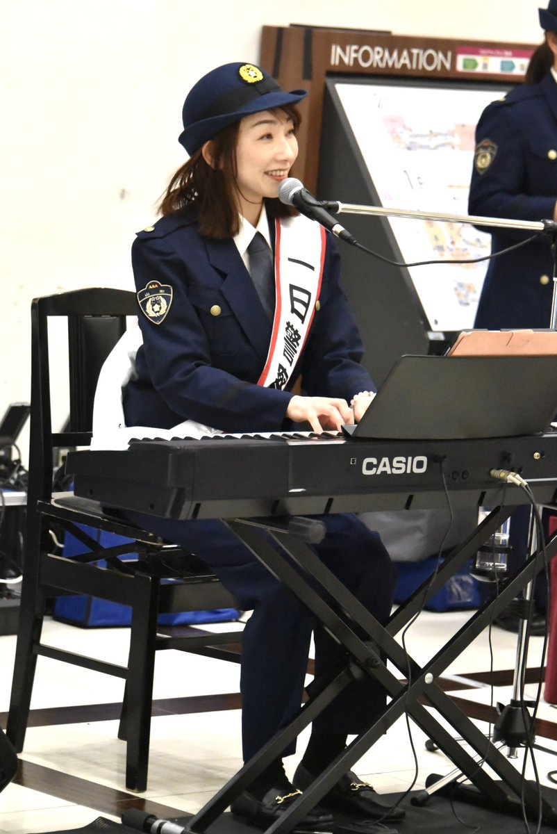 6770G's tweet photo. 天童警察110番の日ふれあいイベント
庄司紗千さんライブ〜！♪(๑ᴖ◡ᴖ๑)♪

#庄司紗千
#天童警察110番の日ふれあいイベント
#一日警察署長
#イオンモール天童 https://t.co/IfyB7dvHj6