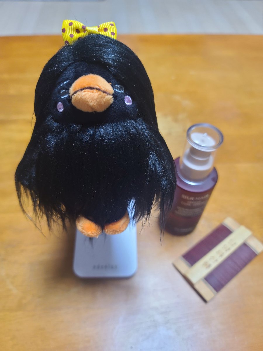 손상모 심하셔서 리페어 헤어 세럼 들어가셨구요 참빗 시술 들어가셨어요 기장 추가 들어가셨구요 리본은 서비스에요 오늘 데이트 잘하세요 ㅎㅎ #이준호 #FINDING_THE_PENPEN_POPUP