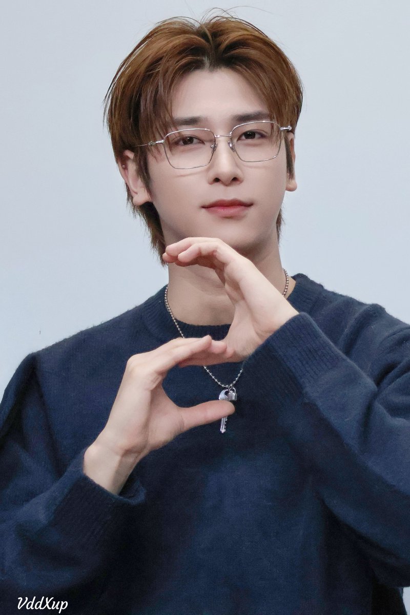 VddXup's tweet image. – ̗̀ * ʜᴀᴘᴘʏ ɴᴇᴡ ʏᴇᴀʀ 2026 * ̖́-

2026/01/02

#한결
#HANGYUL 
#ハンギョル
#BAE173 
#POLARIX
