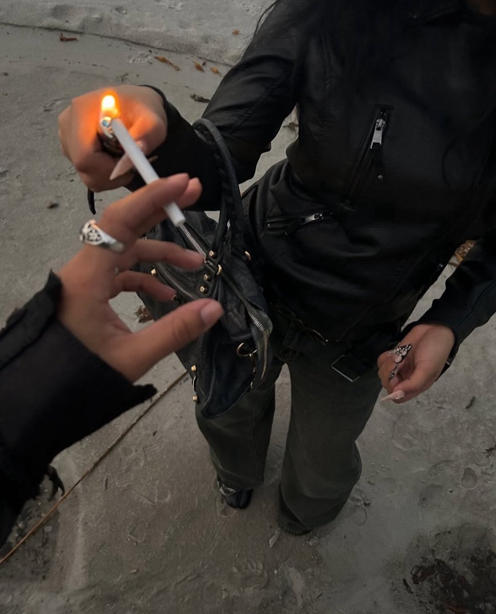 发现160 条喫煙女子和人点子| 美女、攝影、抽烟以及更多, image size:970x1200