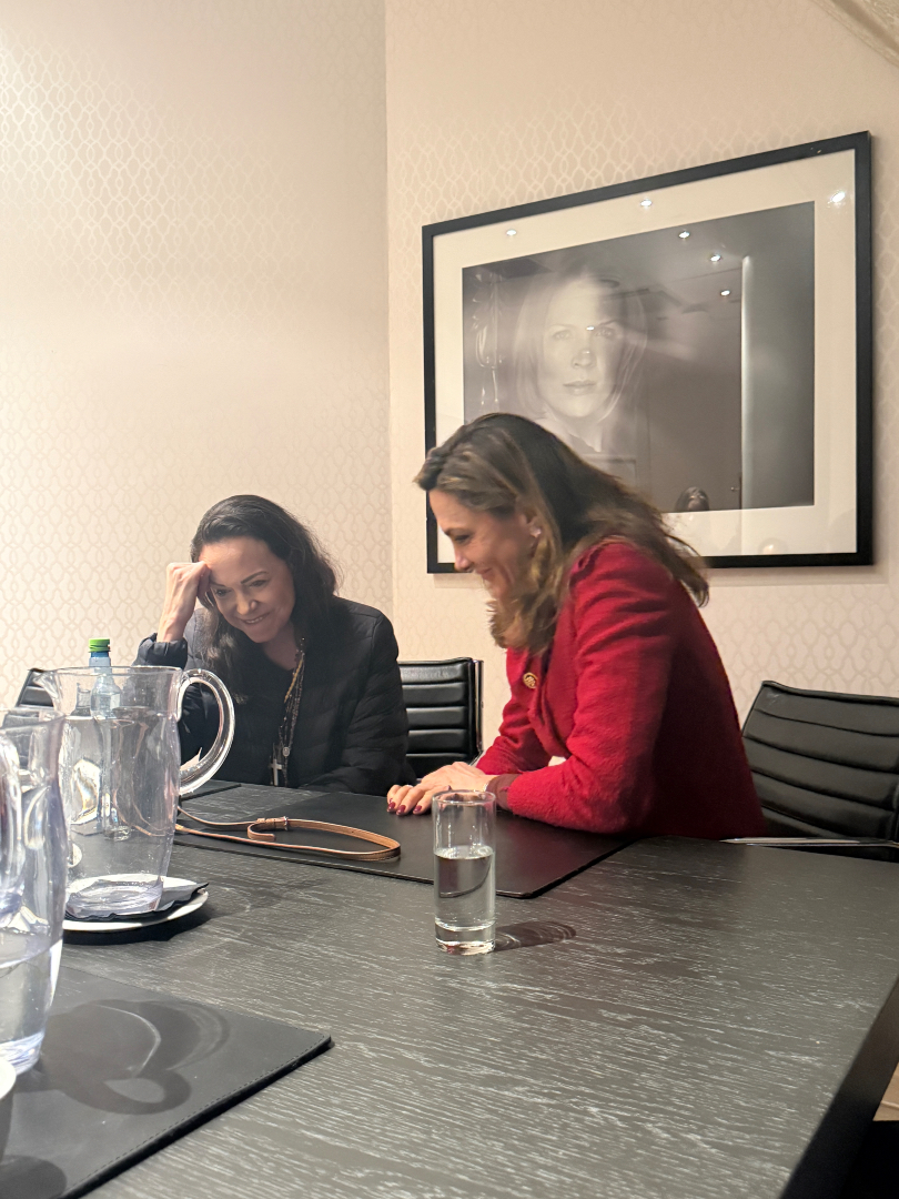MaElviraSalazar's tweet image. Looking forward to welcoming my dear friend and Venezuela’s Iron Lady, María Corina Machado, to the nation’s capital next week. 🇻🇪🇺🇸

María Corina is a woman of deep conviction and extraordinary courage. I know her strength, her integrity, and her unwavering commitment to the…