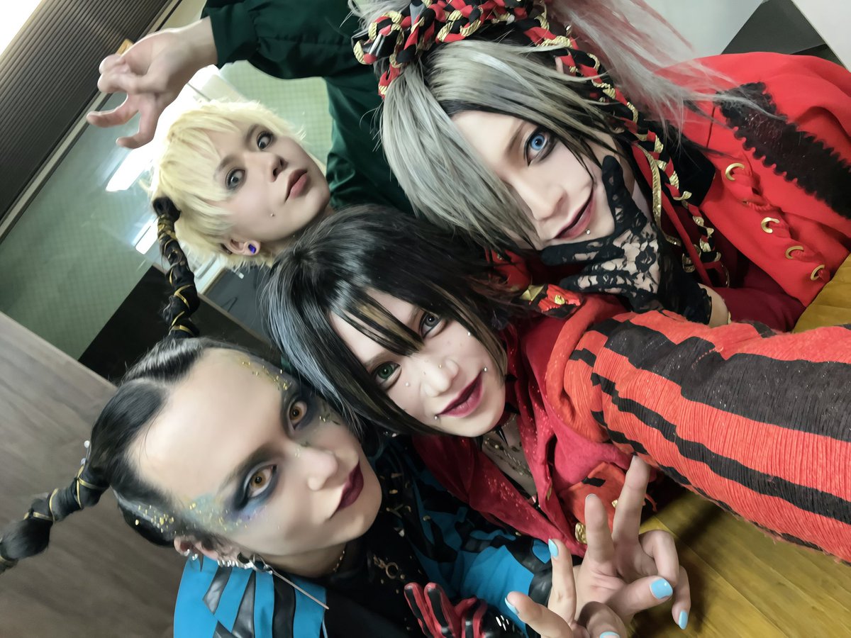 DADAROMA 朋 DADAROMA 朋 Tomo profile | 朋のプロフィール | vkgy (ブイケージ)