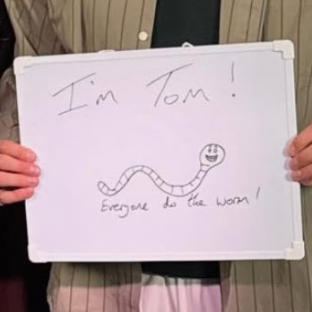 blythsluv's tweet image. ‘I’m Tom!’ followed by a worm picture 😭 he’s zero years old