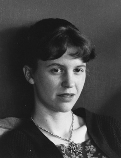 Naturalphilosy's tweet image. “What horrifies me most is the idea of being useless: well-educated, brilliantly promising, and fading out into an indifferent middle age.”

― Sylvia Plath