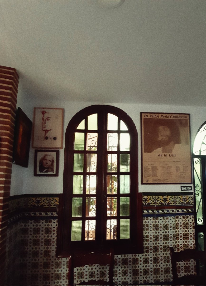 animearmate's tweet image. He vuelto a mi tierra después de unos 10 años. Todavía recuerdo recorrer las calles de San Fernando de pequeño y comer aquí con mi abuela.

Qué importante son las raíces y la familia.