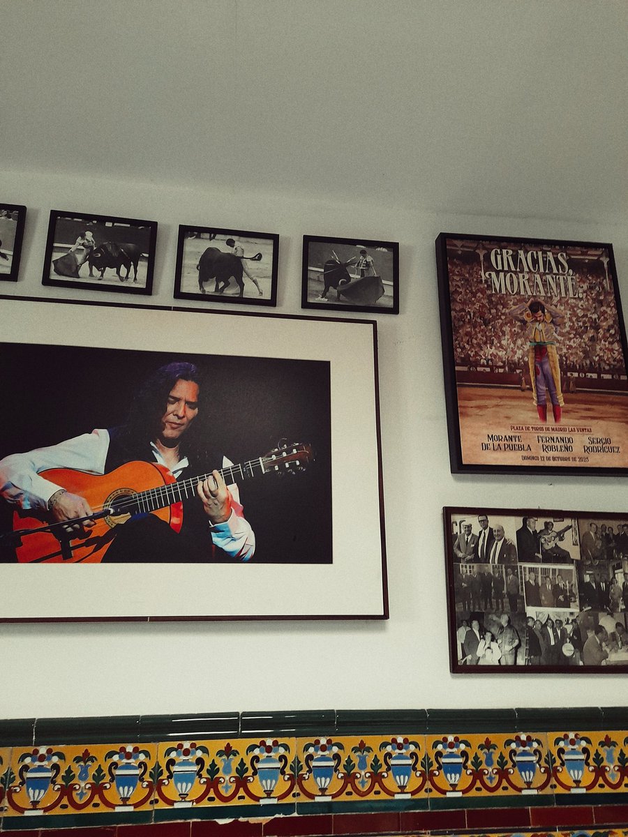 animearmate's tweet image. He vuelto a mi tierra después de unos 10 años. Todavía recuerdo recorrer las calles de San Fernando de pequeño y comer aquí con mi abuela.

Qué importante son las raíces y la familia.