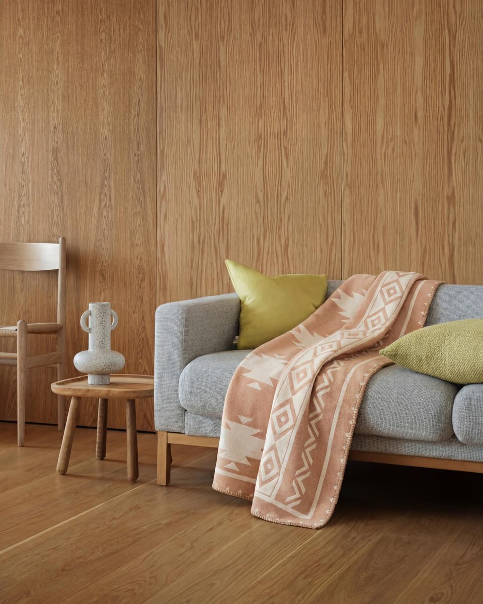 SinghvisInc's tweet image. Soft geometry, natural tones, and the kind of warmth a woven throw brings to a room ✨

#singhvis #woolthrow #cottonthrow #throw #heirloomquality