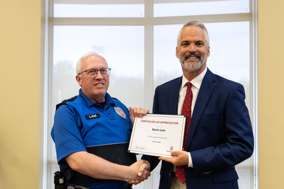BridgewaterNews's tweet photo. Today we celebrate National Law Enforcement Appreciation Day by recognizing our Campus Police and Safety Department. Thank you for your dedication, care, and support for the BC community. We’re grateful for all you do to help keep BC safe. #NationalLawEnforcementAppreciationDay https://t.co/Fm5N3JE2s1