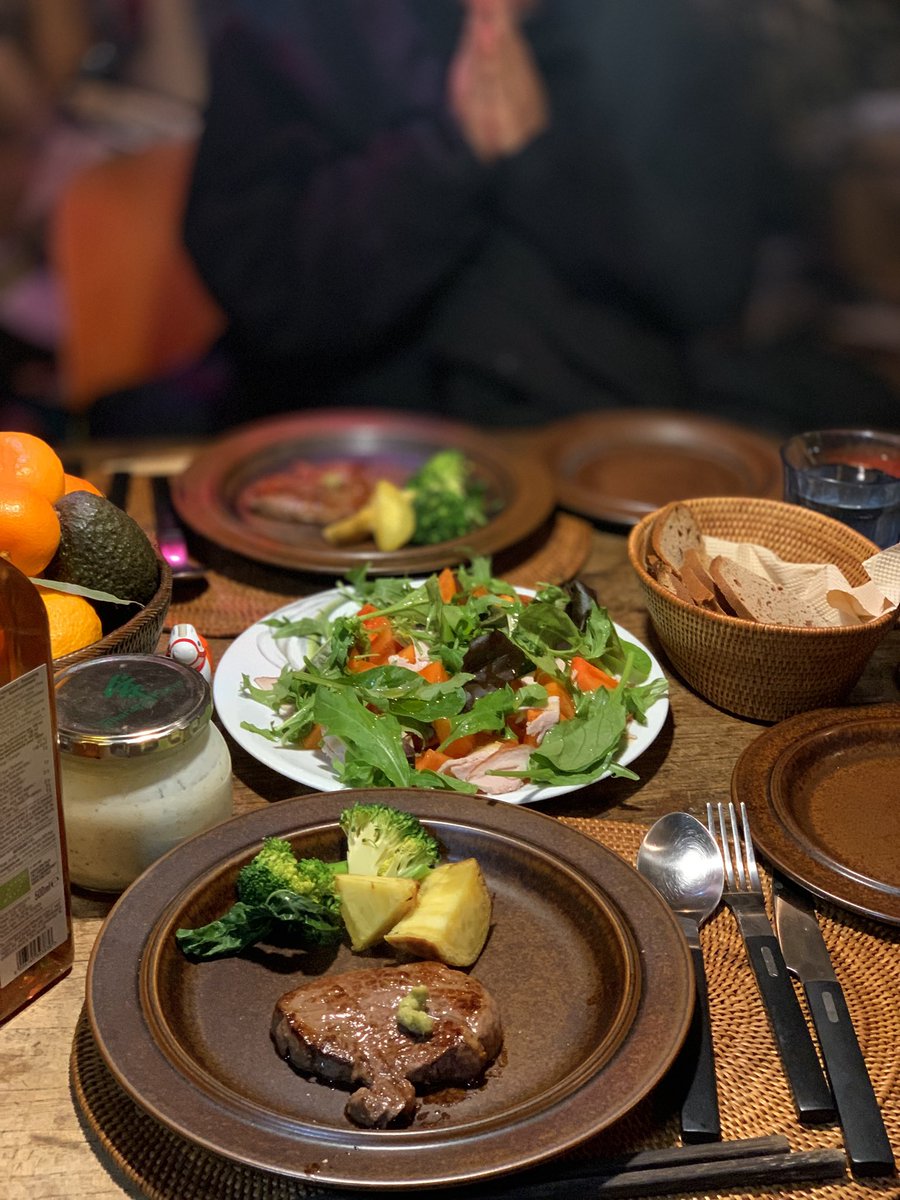 作品を購入してくれたのは20年以上前からの友人。お互い音楽やアートも