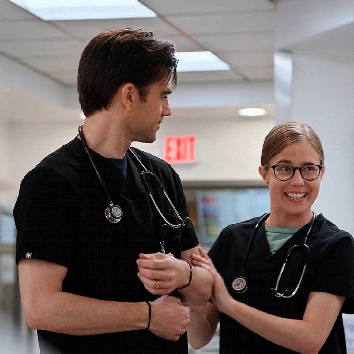 addievervale's tweet image. spot the difference (art by @salmonblurb)