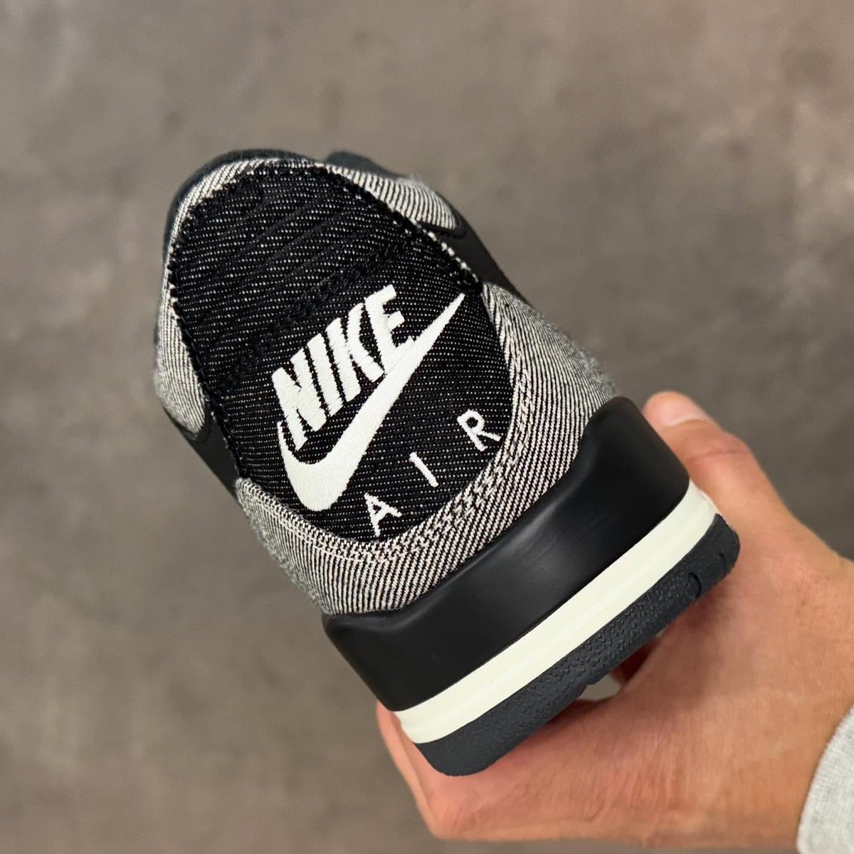 IN-HAND LOOK: Levi’s x Air Jordan 3 “Black” ⚫️👖

🗓️ Spring 2026
💵 $230
📷 <a href="/Leoneski/">Leo Gamboa</a>