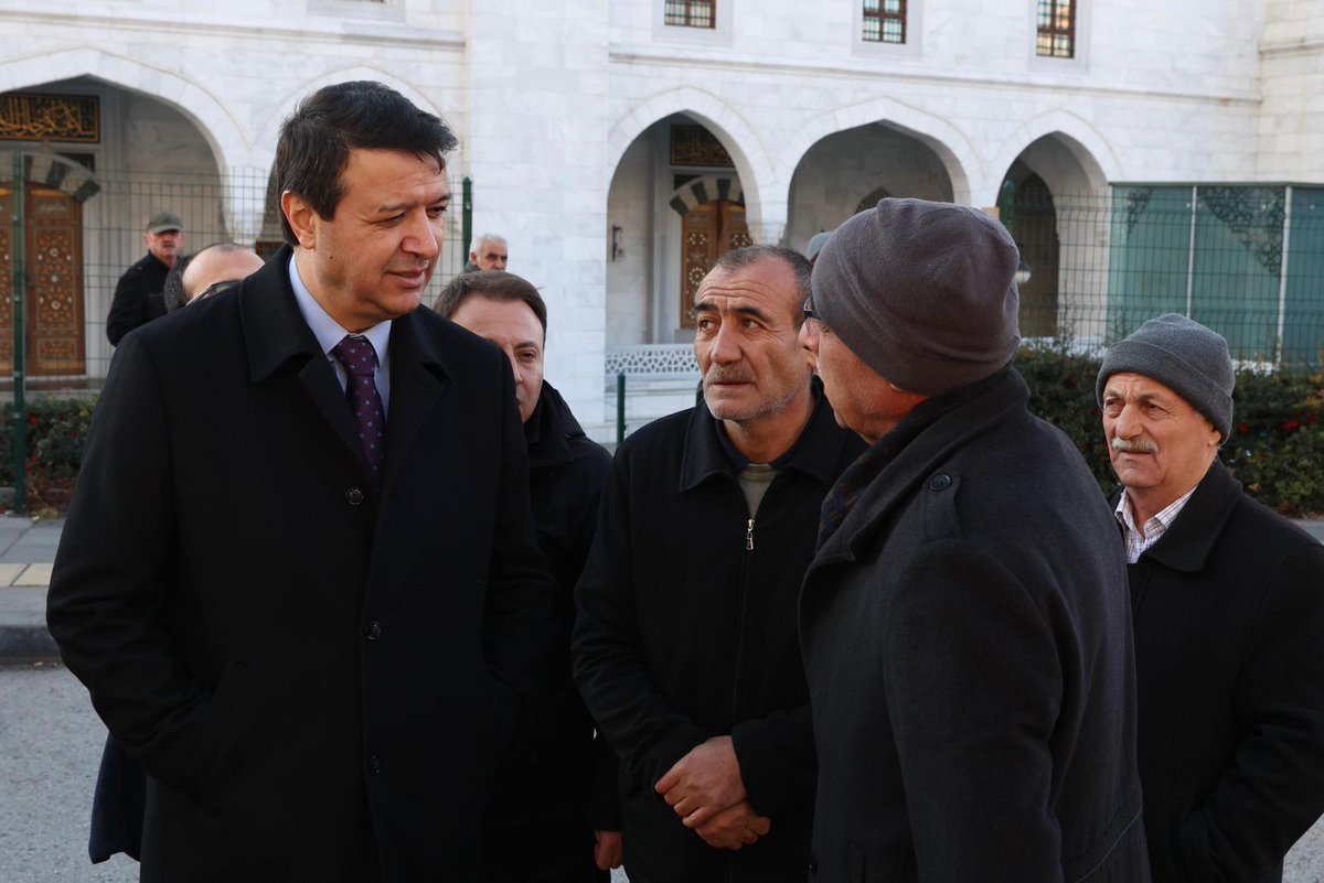 Açlık sınırının altında aldıkları emekli maaşıyla geçinemeyen, ev tutamayan emeklilerimizi Ulus'taki pansiyonda ziyaret ederek emekli zammını konuştuk, taleplerini not ettik. 

Gördüklerimiz ve dinlediklerimiz bir kez daha vicdanımızı sızlattı. Faiz ve enflasyon ekonomisinin