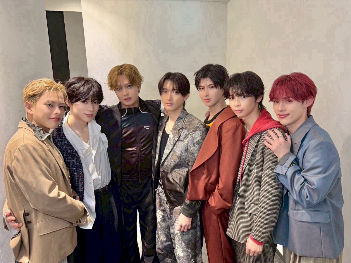 TR__official__'s tweet photo. ━━━━━━━━━━━
 
TAGRIGHT showcase
-REVEAL as 1-
 
━━━━━━━━━━━

3日目ありがとうございました✨

#TAGRIGHT https://t.co/ynOiVKAG63
