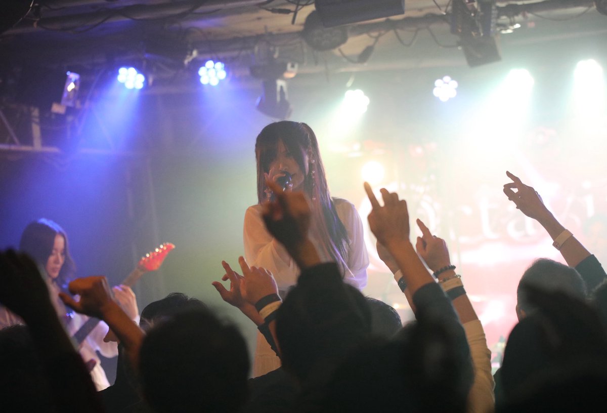 【26.01.11｜渋谷ギルティ】
Octaviagrace10周年ワンマンまでいよいよあとふつかーー！！

いつも言ってるけど、みんながいてこそのライブです❤️‍🔥

特にワンマンは自分たちの力で成功させなきゃいけないプレッシャーといつも隣り合わせ。
みんなのパワーがあって初めて成立する一日です！