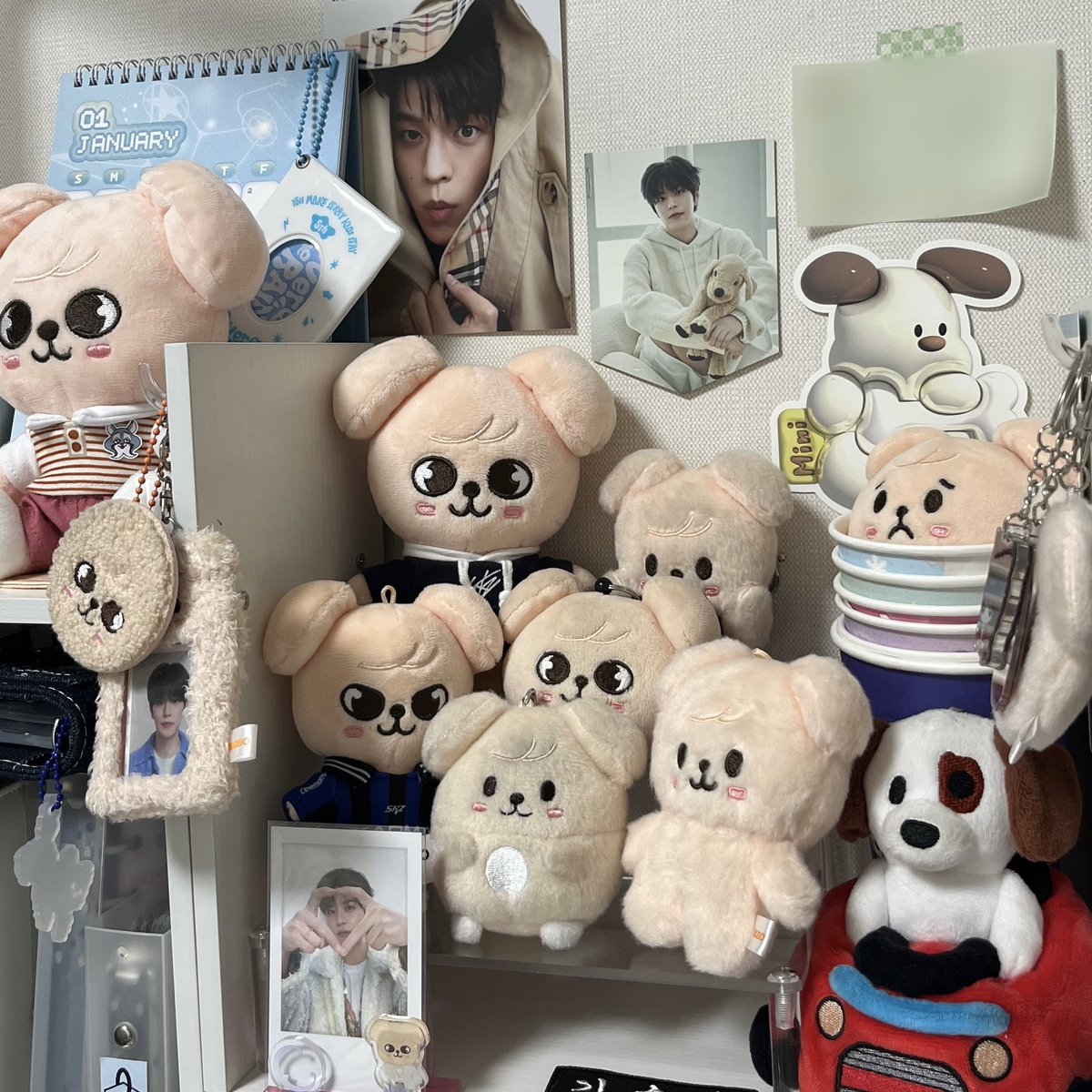 i_lo_15's tweet image. 책상이 🐶🐶🐶🐶🐶🐶
다음주에 더 늘어날 예정인데 우짜지