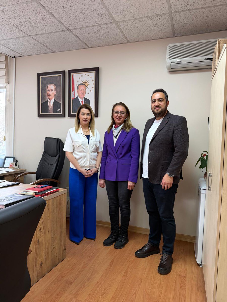 Projeler ve Sosyal Ortaklar Daire Başkanı Gökçen ADANUR ve şube müdürü Fatih KINACI’yı makamlarında ziyarette bulunduk misafirperverliklerinden dolayı teşekkür ederim <a href="/tcmeb/">Millî Eğitim Bakanlığı</a> <a href="/meb_dhgm/">Destek Hizmetleri Genel Müdürlüğü</a> <a href="/gabz60/">Gökçen ADANUR</a> <a href="/iznikpancarci/">Berrin PANCARCI</a>