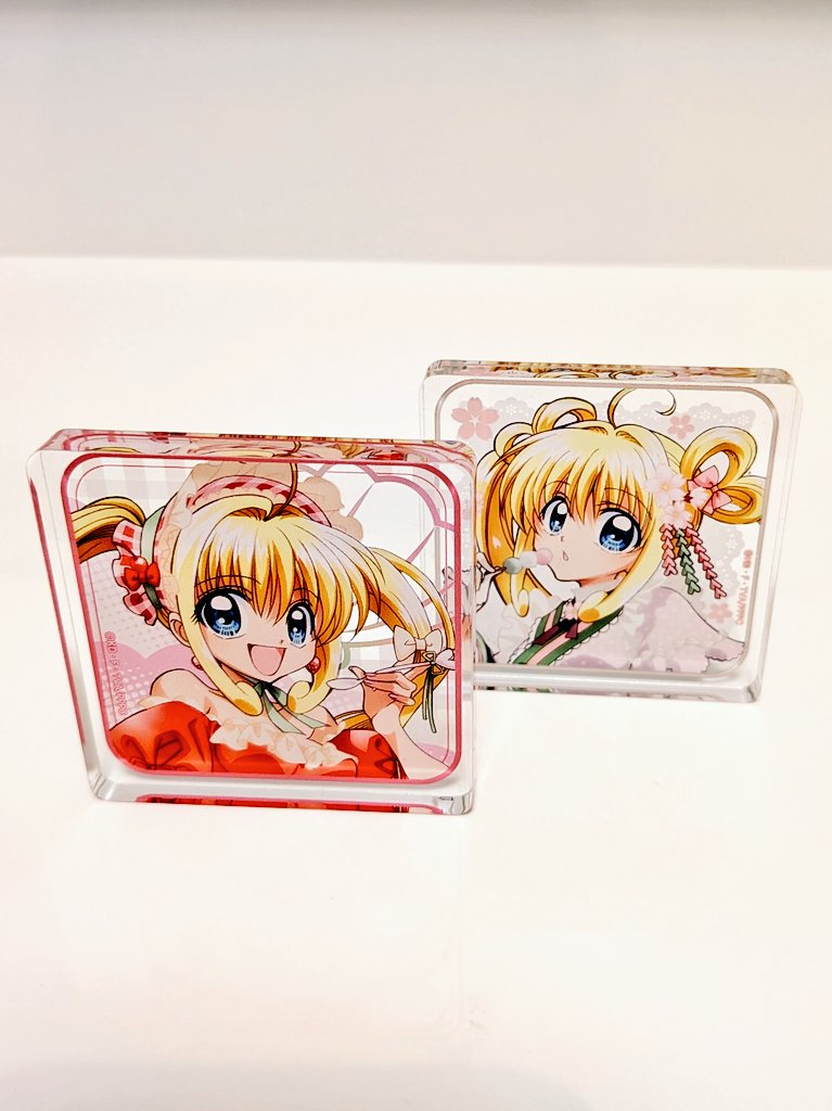 洋も和もどちらも可愛い。 アクリルブロックは缶バッジケースに入る