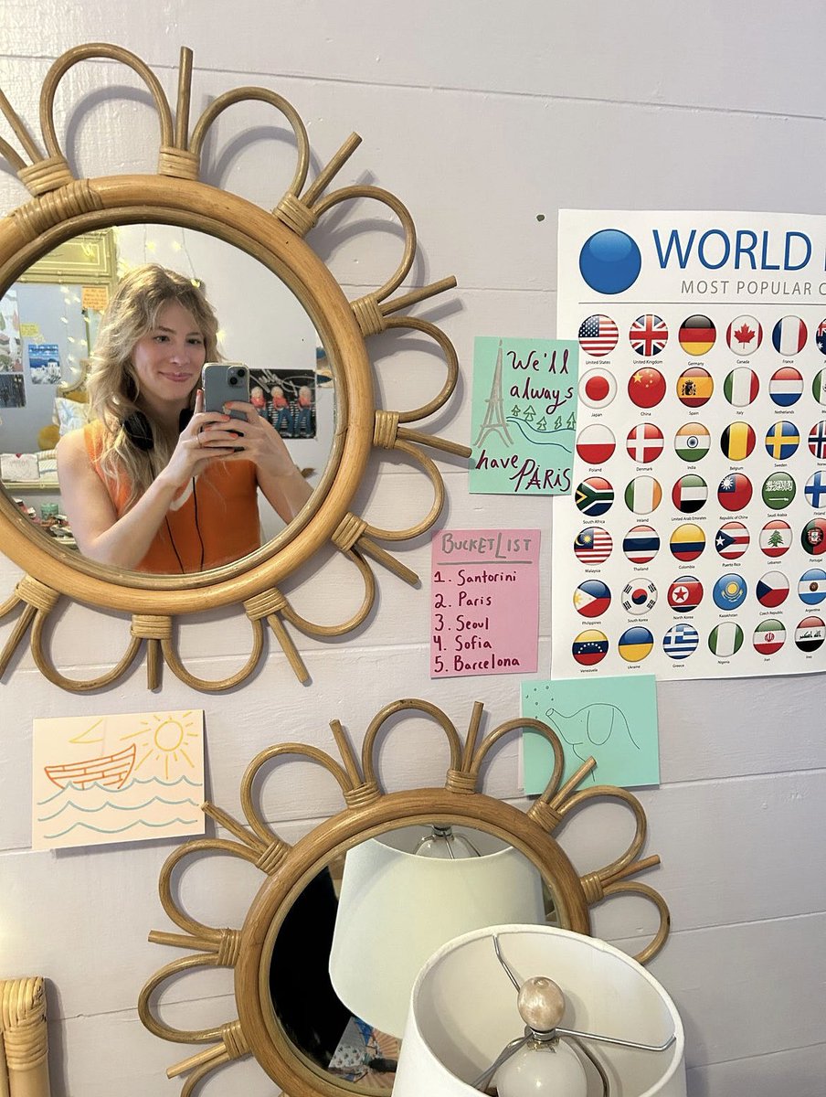 emilyhenryverse's tweet image. Emily Henry on the set of “People We Meet on Vacation”

via Emily Henry’s Newsletter.