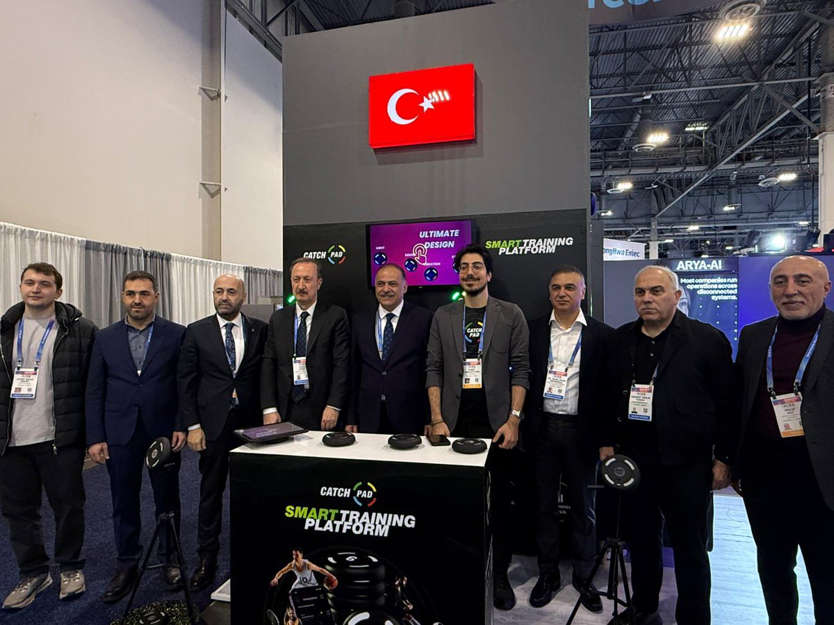 ABD’nin Las Vegas şehrinde düzenlenen, dünyanın en büyük tüketici elektroniği fuarı CES 2026’dayız.

Yapay zekâ başta olmak üzere robotik, moda, dijital sağlık, mobilite, enerji ve daha birçok alanda inovatif ürünleri inceliyoruz.

Ayrıca küresel iş birliklerine zemin