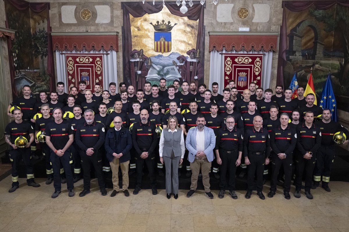 🧑‍🚒 <a href="/barrachinaMarta/">Marta Barrachina</a> ensalza la incorporación “más ambiciosa” de 60 efectivos en el <a href="/BombersDipcas/">Bombers Dipcas</a> .

(1/3)