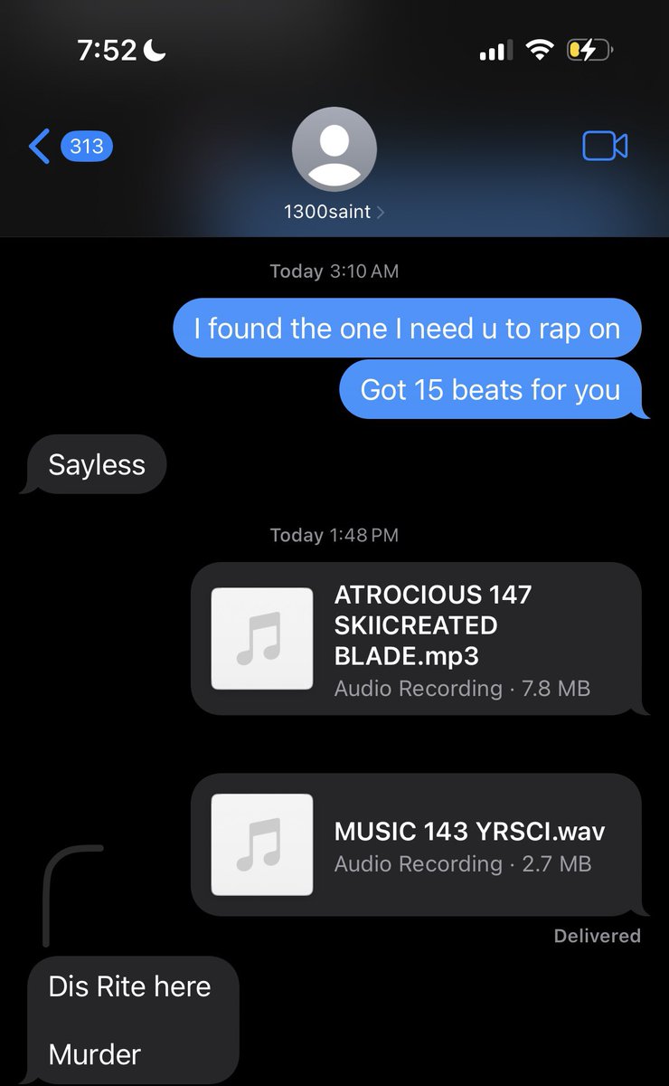 nickatnite18_'s tweet image. Just sent 1300saint 15 beats for Savior deluxe 🔥 ts boutta be turnt