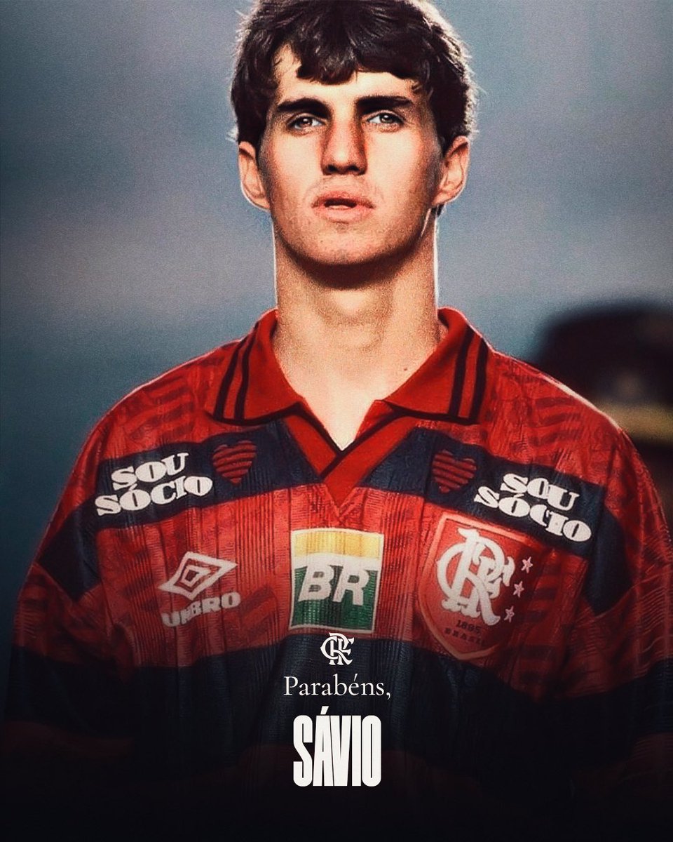 Flamengo's tweet image. Hoje é dia de celebrar um dos maiores talentos que já vestiram o Manto Sagrado. Sávio, o Anjo Loiro da Gávea, marcou os anos 90 do Flamengo com futebol arte, velocidade e ousadia, além de simbolizar a união de raça e técnica. Um craque que honrou o Manto e escreveu seu nome na…