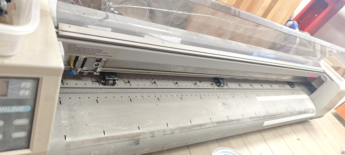 Je redonne ce plotter de découpe que m'avais donner@BusnelMorgan. A venir chercher sur Saint-Denis (93200). Il y à une nappe soupe à refaire (Possible avec JLCPCB) ou en bricolant avec des câbles. Un petit RT pour lui trouver une nouvelle famille :) Contact par MP.