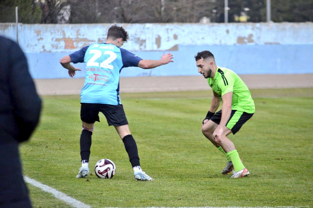 Diegoamartin13's tweet image. 🟠 FÚTBOL

⚽ @RiberCD visita al San Pedro este sábado (17:00 h) en la 1️⃣2️⃣' jornada de Liga Provincial

▶️ Los #azulones defienden liderato en Burgos a una semana vista de cerrar la 1️⃣' vuelta del Campeonato 

📊 Enfrentamientos 1️⃣2️⃣' jr. Liga Provincial (@FCyLF):…