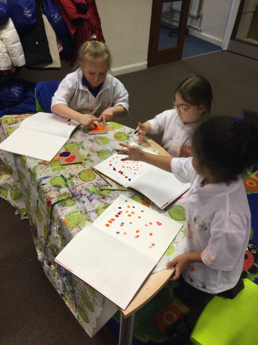 We have started our next Art unit… Printing! We experimented creating marks by using our hands in year 1 and some more objects like Lego and multi link in year 2! #WhitegateArt <a href="/SchoolWhitegate/">Whitegate C/E School</a> <a href="/WhitegateBirch/">WhitegateBirch</a>