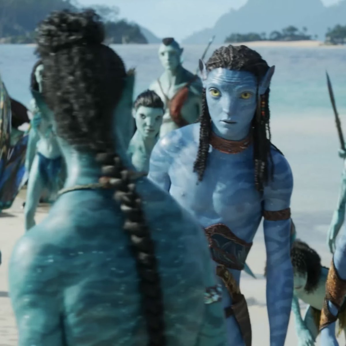 ‘ยามเมื่อเจ้าได้เหยียบย่ำลงบนผืนทรายแห่งเม็ตคายีนา นั่นเป็นคราแรกที่ข้าได้พบกับเจ้า

ข้าไม่ชอบเจ้าตั้งแต่แรกเห็น ทั้งรูปลักษณ์ที่แตกต่าง และท่วงท่าเหล่านั้น…มันช่างสง่างาม งดงาม และน่าหลงใหล…จนข้ามิอาจฝันถึง

ข้าถามพระแม่เอวาในทุก ๆ ค่ำคืน