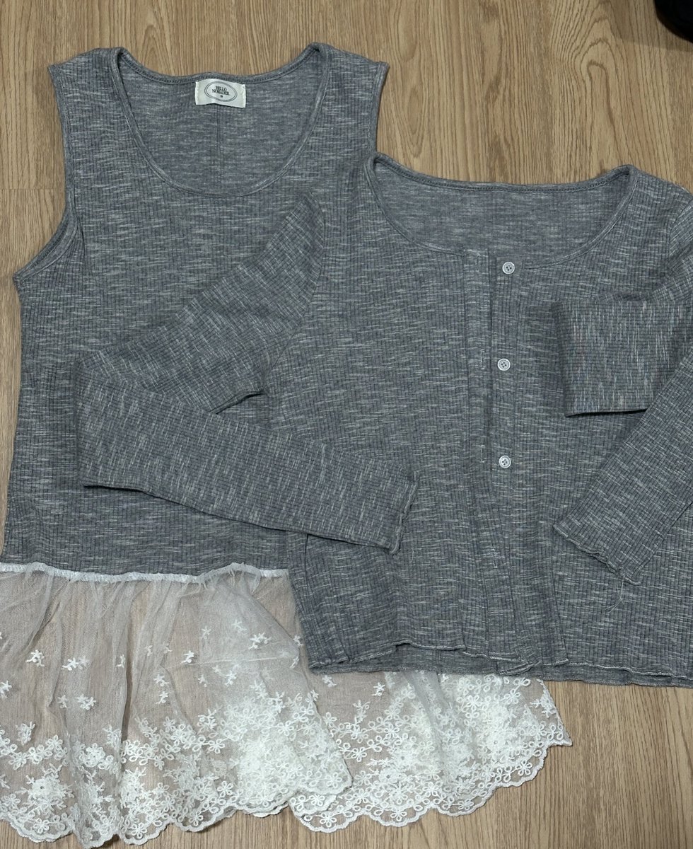 fluffyjuneq's tweet photo. Bellerina Set สีเทา อก30-38“ ยาว 25”
ร้าน nomade

🫐 price : 250฿ *ใส่ครั้งเดียว กล้องสีเพี้ยน

สนใจ/ดูพต dm

#ส่งต่อเสื้อผ้ามือสอง #เสื้อผ้ามือสองสภาพดี #ส่งต่อเสื้อผ้า #เสื้อผ้ามือสอง #ส่งต่อเสื้อผ้ามือ2 #เสื้อผ้ามือ2 #ส่งต่อคสอ #ส่งต่อสกินแคร์ #stylistshop https://t.co/ngTMokUQOv