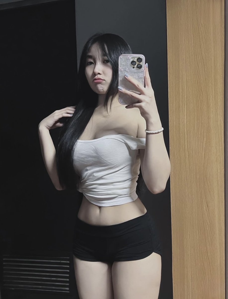 Perv77_'s tweet image. 有点呆