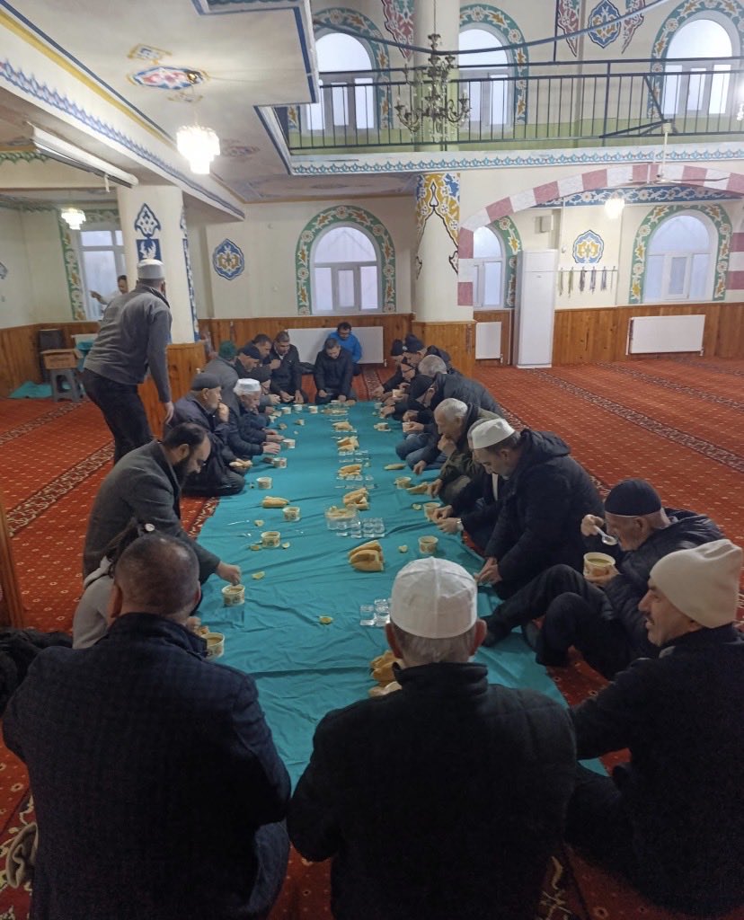 SABAH NAMAZI BULUŞMASI”

Her cuma farklı camilerde düzenlenen sabah namazı buluşması bu hafta Sarnıç Çoban Camiinde gerçekleştirildi.