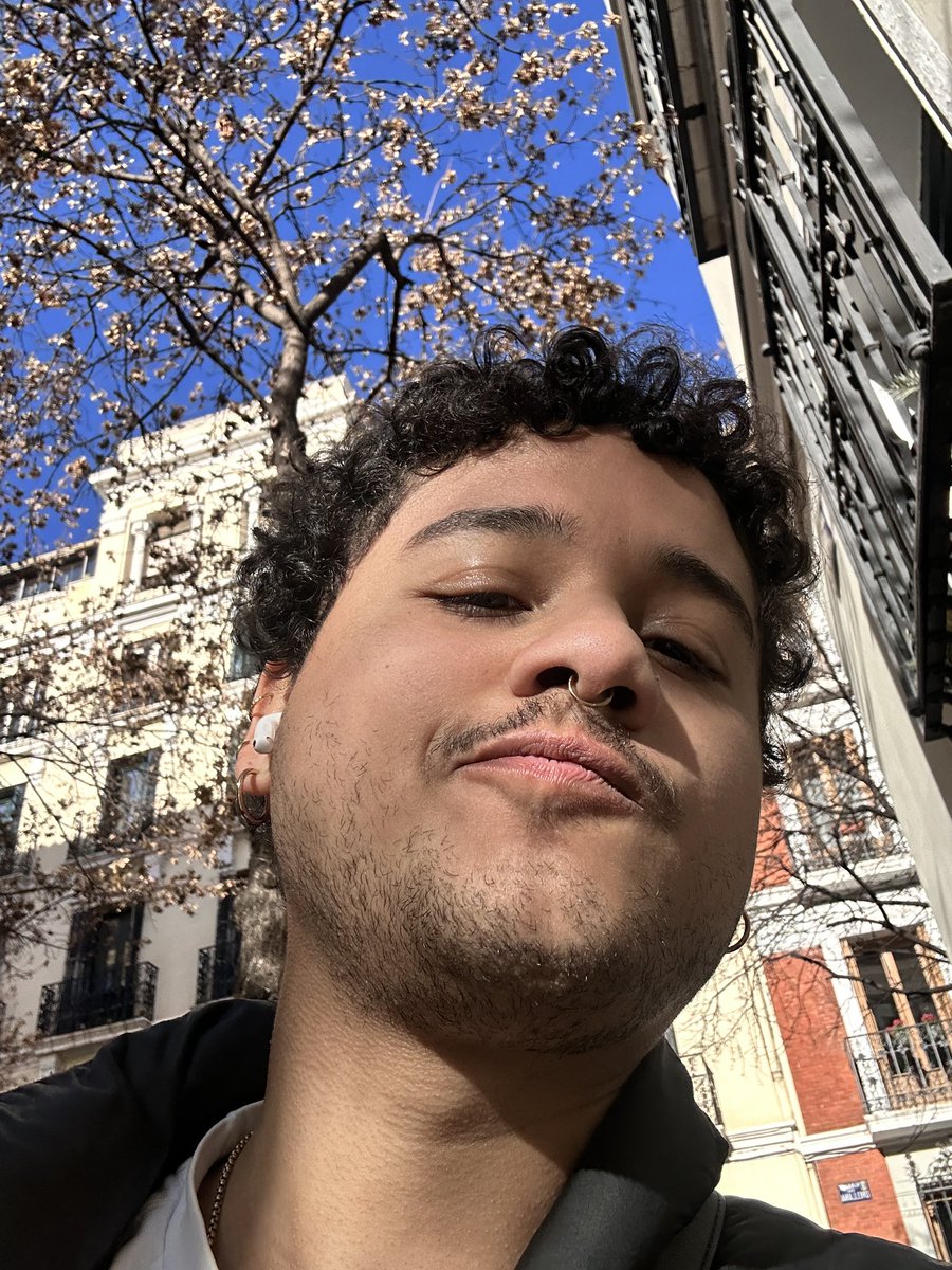 emmaDFM's tweet image. Un hombre de repente