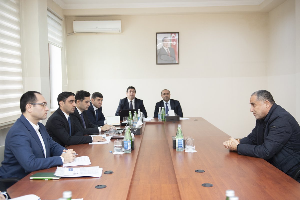 MajnunMammadov's tweet image. Bu gün #Sabirabad rayonunda vətəndaşlarımızı qəbul edib, dinlədik. Qaldırılan məsələlərin bir qismi yerində öz müsbət həllini tapdı, digər qisminin isə hərtərəfli öyrənilməsi və qanunvericiliyin tələblərinə uyğun qısa müddətdə həll edilməsi üçün müvafiq tapşırıqlar verdim.