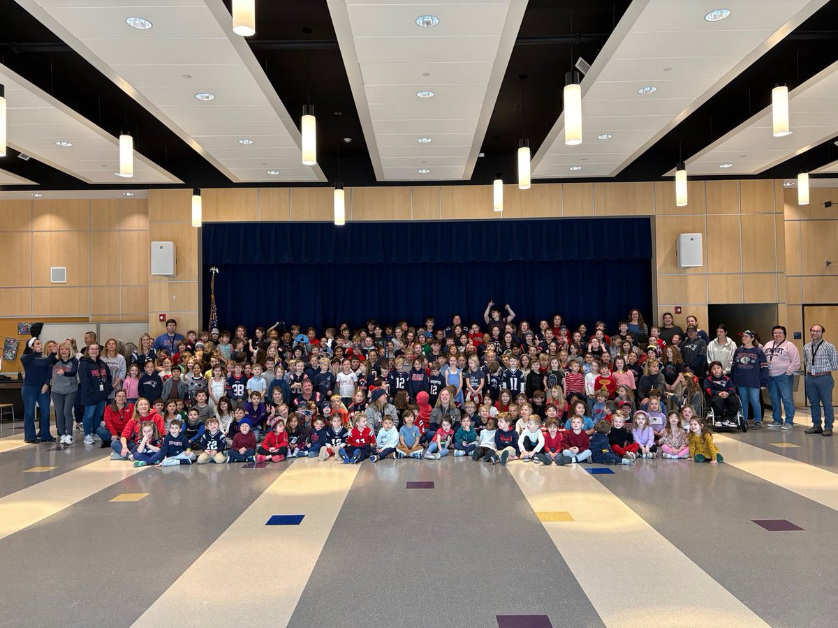 GloverElem17's tweet photo. Good Luck Patriots from The Glover School in Marblehead! ⁦@AmakaUbakaTV⁩ ⁦@SportsCenter⁩ https://t.co/KUbEdXSQ62