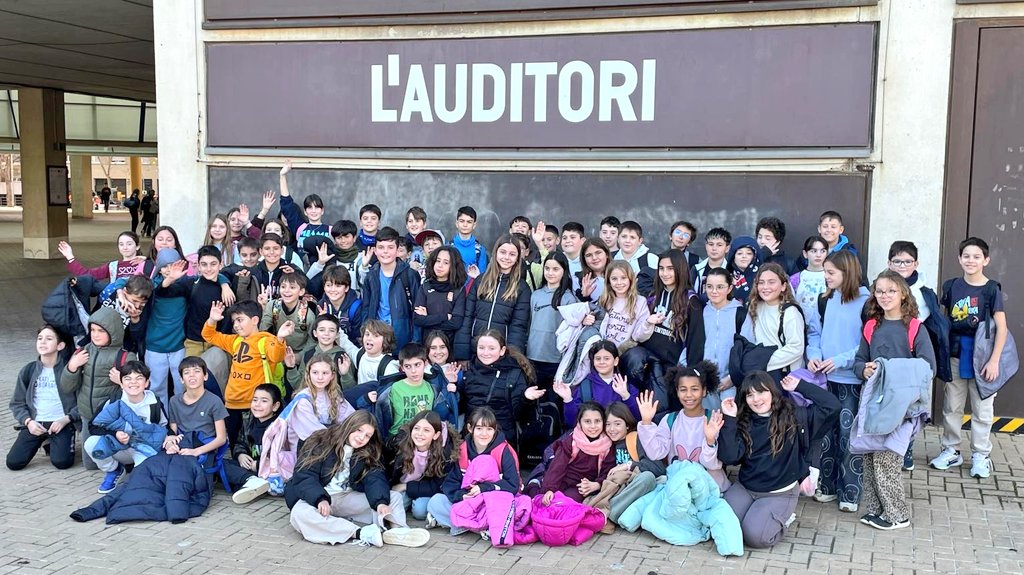 Escola Les Fonts tweet media