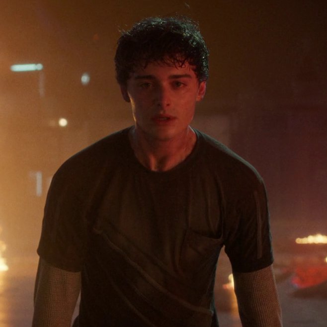 _hellshee_'s tweet image. under pressure fits byler in sorcerer sm... "love dares you to care for the people on the edge of the night" -&amp;gt; protective leader mike. "love dares you to change our way of caring about ourselves" -&amp;gt; will's self love arc. &amp;amp; they should have kissed at the end of episode.