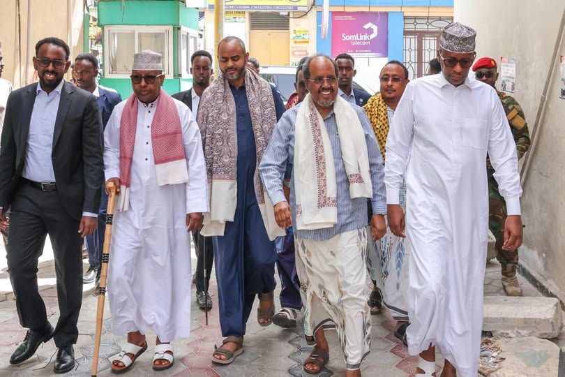 #2km. That’s the distance between Abu Huraira Mosque and Villa Somalia, yet it took a president 8 years and two terms to pray there publicly. When a short walk inside Mogadishu is hailed as “progress,” it reveals everything about the state's weakness. <a href="/RAbdiAnalyst/">Rashid Abdi</a>