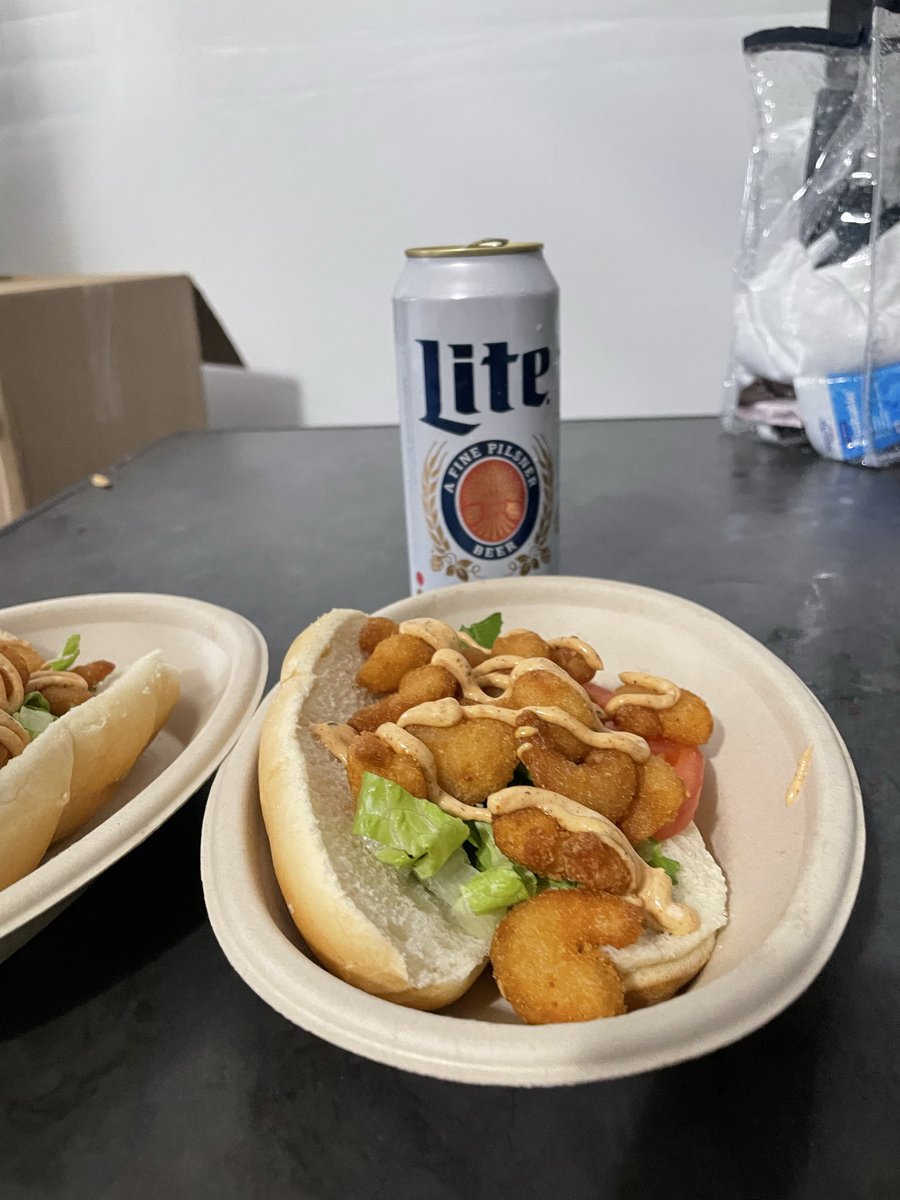 JacobAMartinez's tweet image. Please rate the shrimp-po boy from Soldier Field during the Bears-Saints game.
#askwub