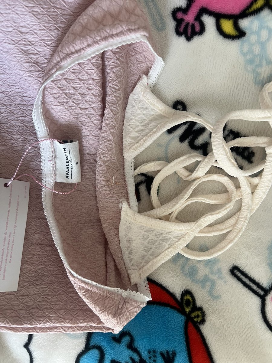 hehehyyy's tweet photo. ส่งต่อ https://t.co/lo7AByMPE7 ￼Beach club - bikini top 260 บาท (ราคาเต็ม 549) pink size s แค่ลองเฉยๆ ป้ายอยู่ครบค่า เค้าใส่ไม่ได้คับ สนใจทักมาขอรูปเพิ่มเติมได้ค้าบ #ส่งต่อ #ส่งต่อเสื้อ��้ามือสอง #ส่งต่อเสื้อผ้ามือ2 #avaalene #avaaleneth https://t.co/XjbiY73C9p