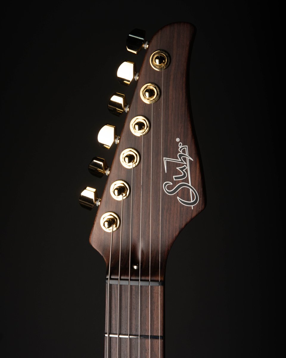 SuhrCustom's tweet image. A unique Red Nova Classic S built for the awesome crew at Hiendguitar!

Instrument Specifications:
Serial Number: 85909
Model: Classic S
Finish: Red Nova
Pickups: V60LP Neck, V60LP Middle, Thornbucker Bridge
Wood: Swamp Ash
Neck: Indian Rosewood Neck and Fingerboard