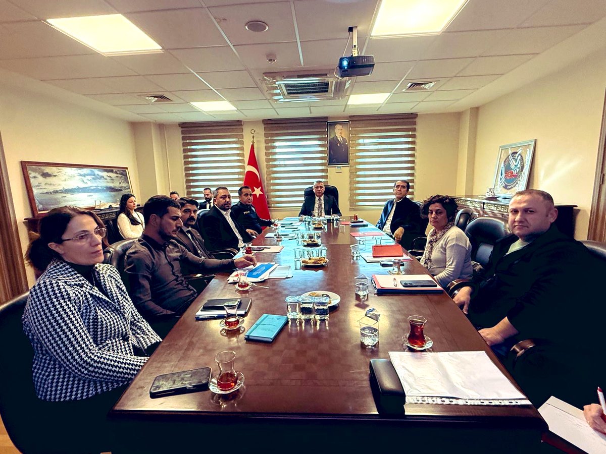 Kaymakamımız Sn.Ümit Hüseyin GÜNEY koordinesinde,ilçede görev yapan diğer kurumların katılımıyla,ilçe taleplerine yönelik geniş kapsamlı toplantı icra ettik.Kurum müdürlerimizin de katkı sunduğu toplantı son derece faydalı ve verimli geçti.
İski Tuzla için çalışmaya devam ediyor.