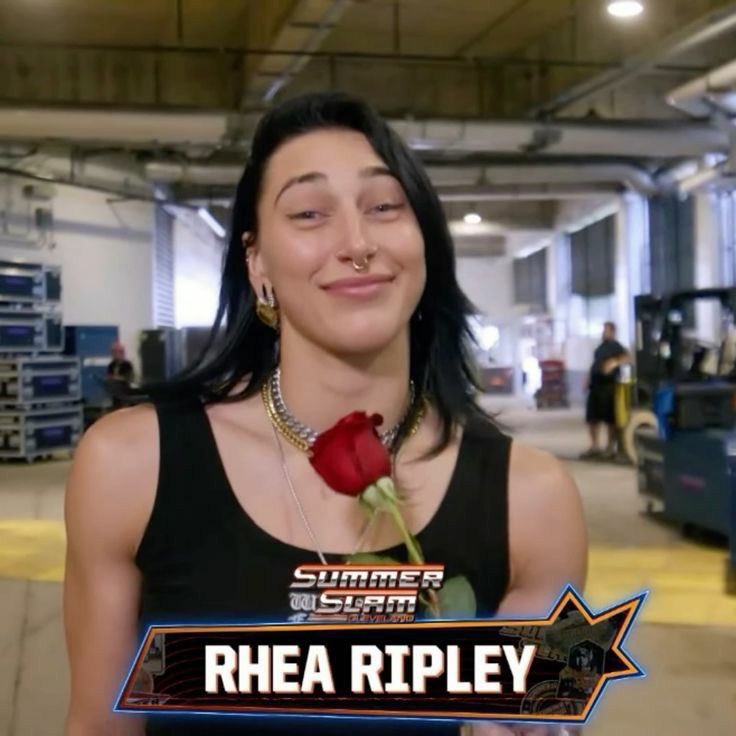 shei94760147657's tweet image. #RheaRipley Rose with beauty🌹