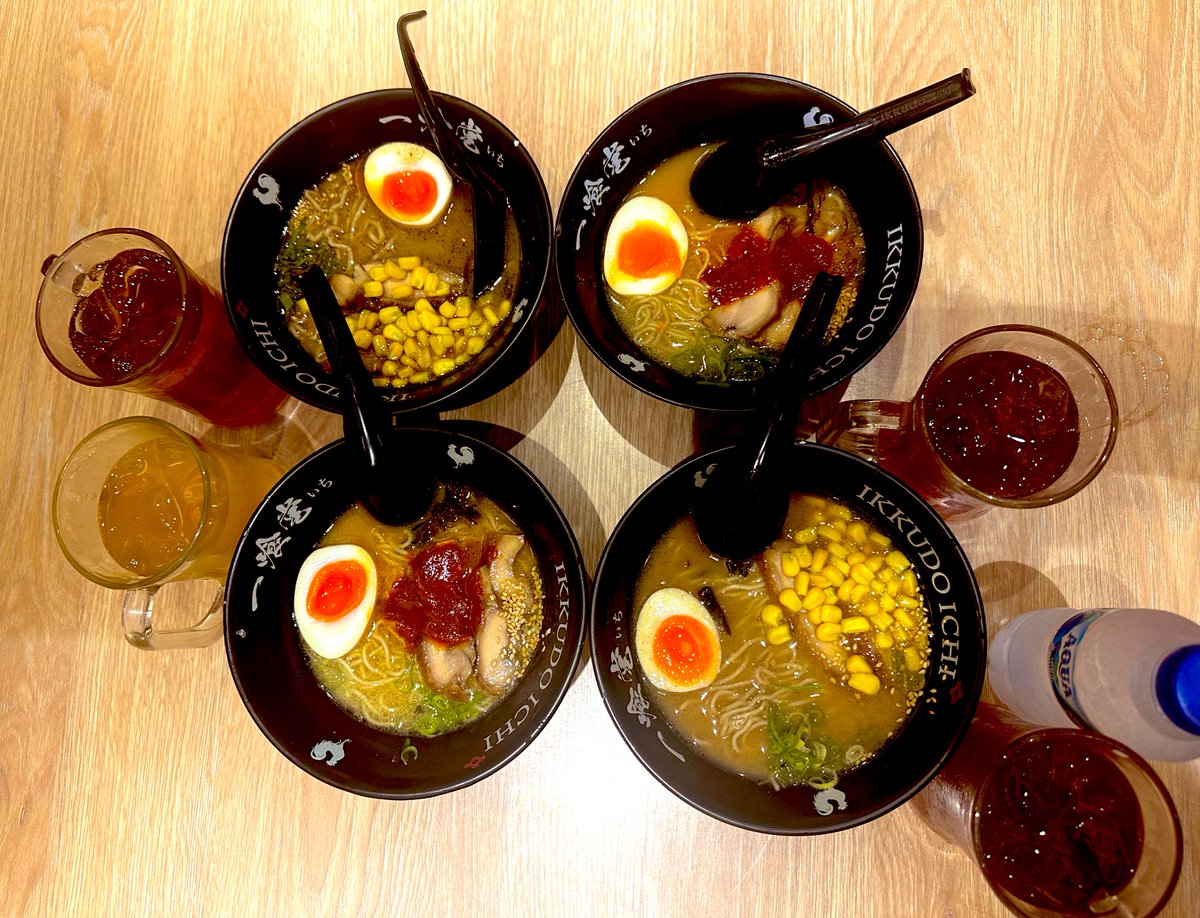 accendrio's tweet image. Kapi dan Hanggara @lostanza ngemong anak-anak @Gayileo @dumbledwar