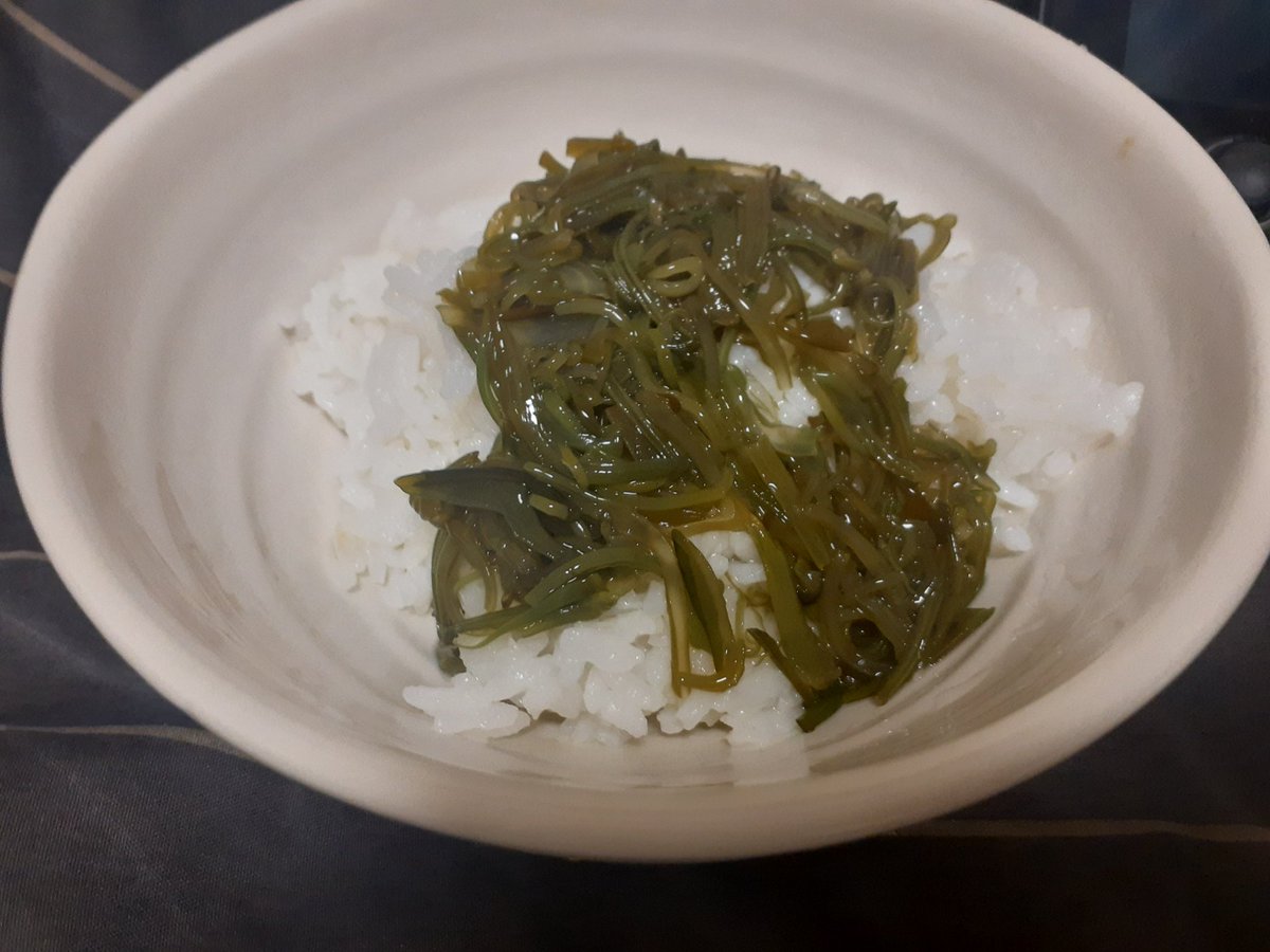 鮭フレークや高菜ももちろん好きだけど、最近は米にこれかけるのにハマってる