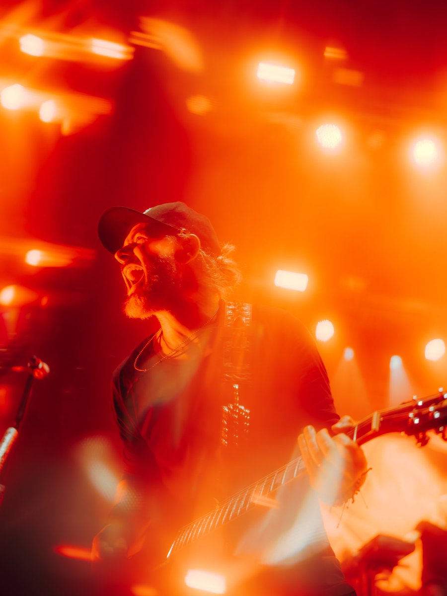 Epica's tweet image. It’s Isaac's birthday today 🥳

Show him some love on his special in the comments and bring that energy on the Arcane Dimensions tour! 🤘🏻👇🏻

📷 Jens De Vos