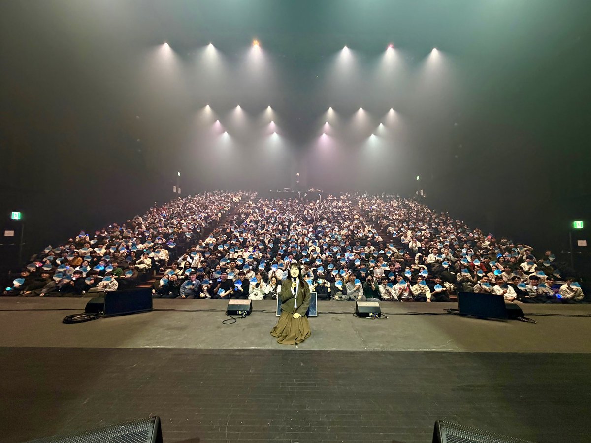 2026 윤하 소극장 콘서트 ＜빛나는 겨울＞ DAY 1🌟

#윤하 #YOUNHA #혜성은_지지않는다🌠 #윤하_홀릭스💓 #소극장콘서트 #빛나는겨울